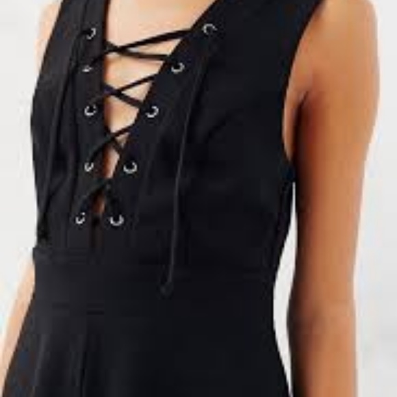 Lace up front Romper - Picture 2 of 6